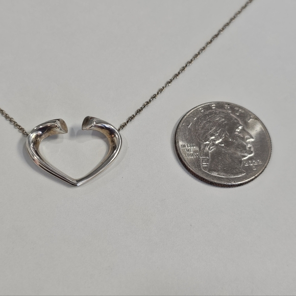 ✨️Tiffany & Co. Tenderness Heart Paloma Picasso 925 Sterling Silver Necklace 💚 - Picture 8 of 14